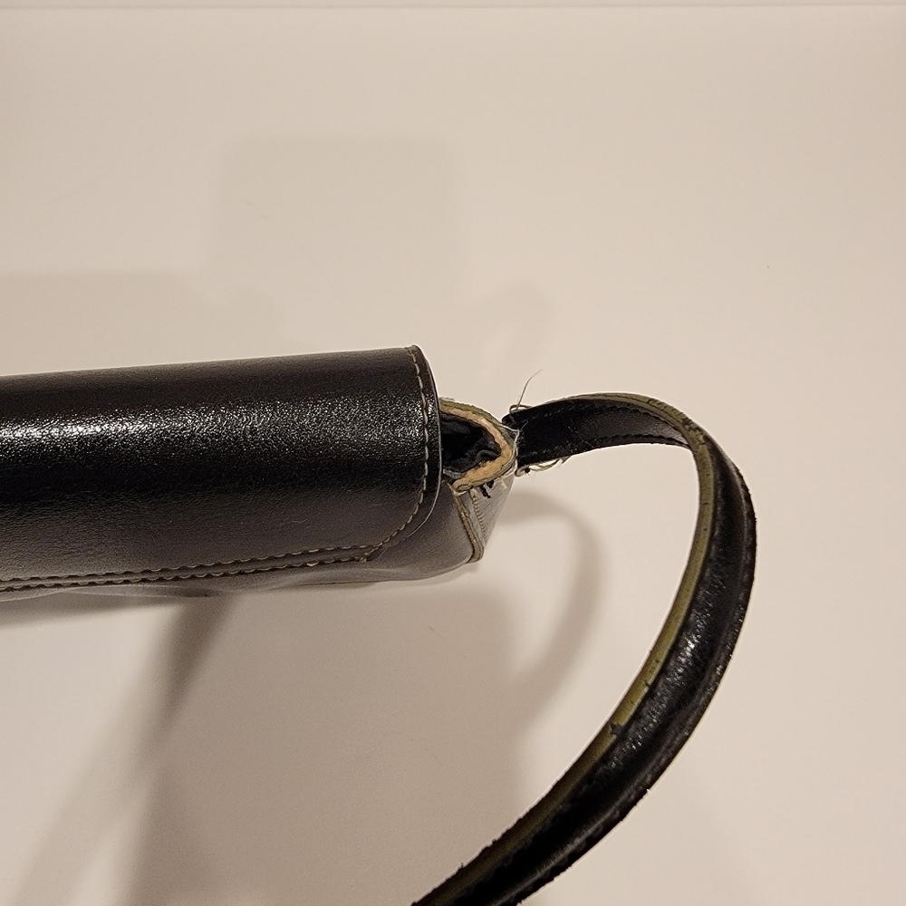 Guess handbag - Picture 7 of 8
